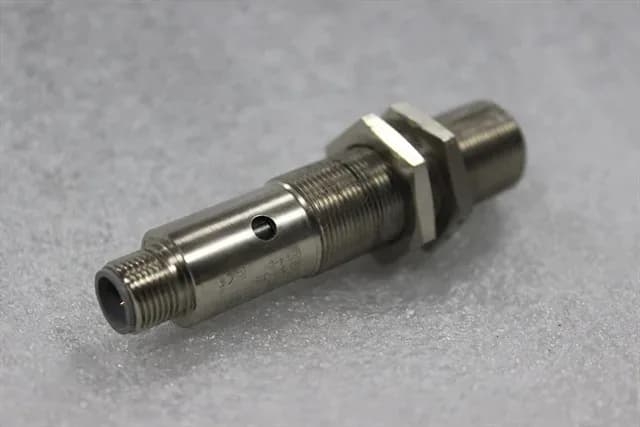 Датчик индуктивный BES 516-326-G-S 4-C